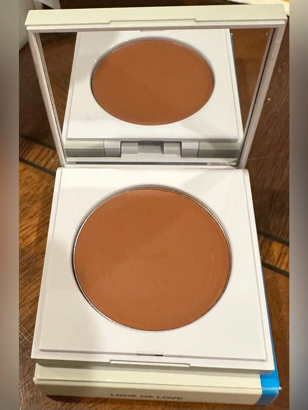 Flyte 70 6 Pc Set w/3 Blush, Highlighter, EyeShadow & Cosmetic Case NEW in Boxes
